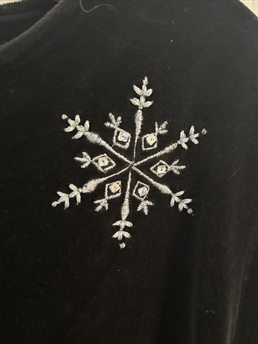 Bechamel Women M Solid Black Embroidered Snowflake Long Sleeve Velour Pullover - Picture 2 of 5