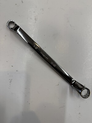 Snap-on 1/2-9/16'' 12-Point SAE Flank Drive  60° Deep Offset Box Wrench XO1618