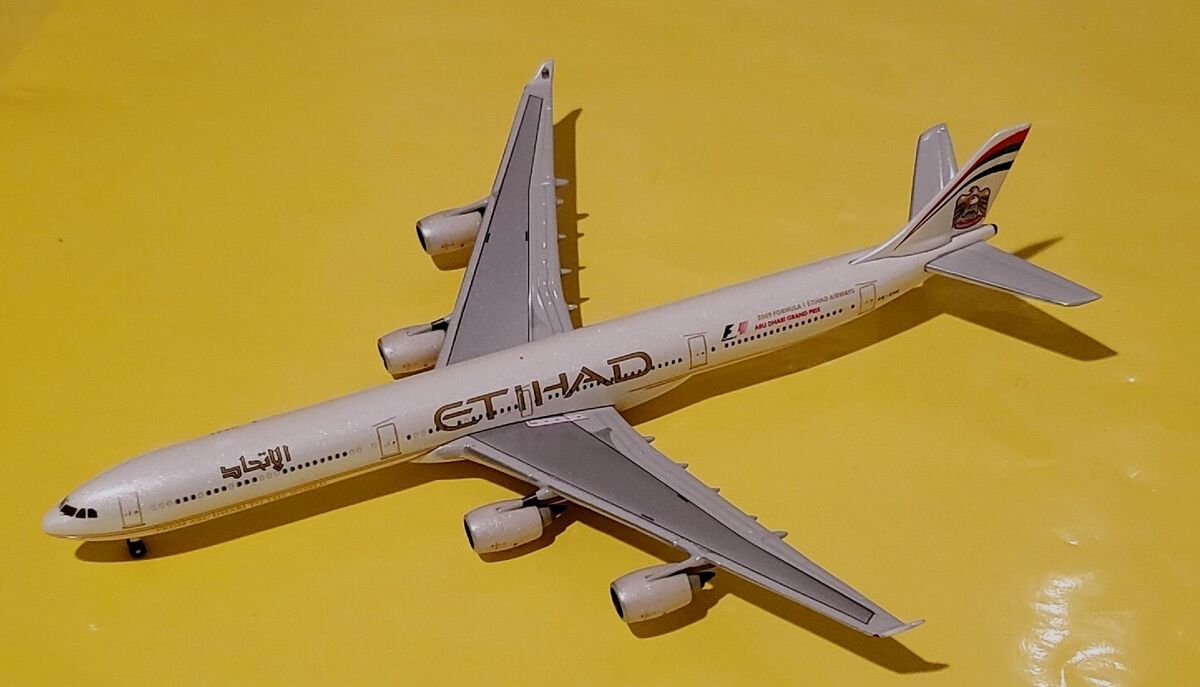 Phoenix Models 1:400 Etihad Airways A340-600 Formula 1 Grand Phoenix Models 1:400 Etihad Airways A340-600 Formula 1 Grand