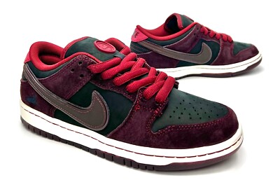 靴 Nike SB Dunk Low Pro \"Burgundy/Grey Nike SB Dunk Low Pro 