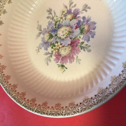 ROYAL CHINA SERVING BOWL HERITAGE 22 K GOLD VINTAGE FLORAL 9” - Picture 8 of 12