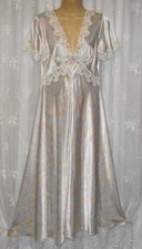 NEW LARGE VINTAGE CHRISTIAN DIOR EMBROIDERED LACE FLUTTER SLEEVES NIGHTGOWN