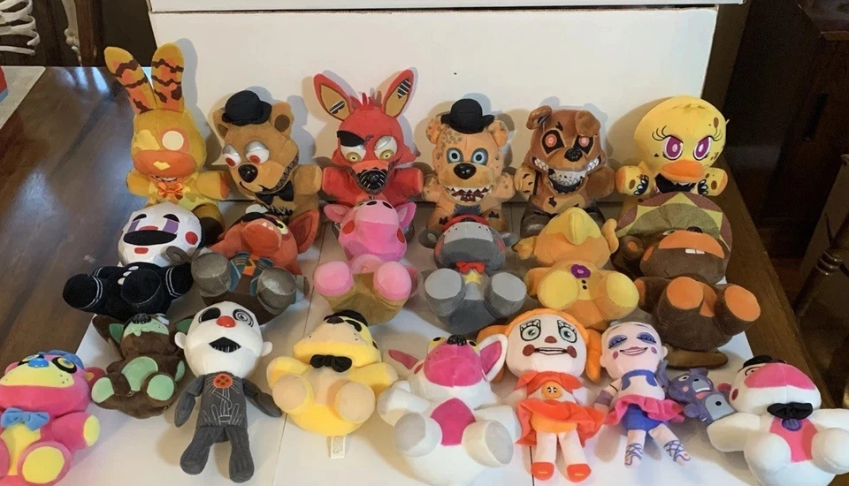 Lote de 20 Peluches Funko y Bootlegs Five Nights At Freddy’s Foto 2 de 4
