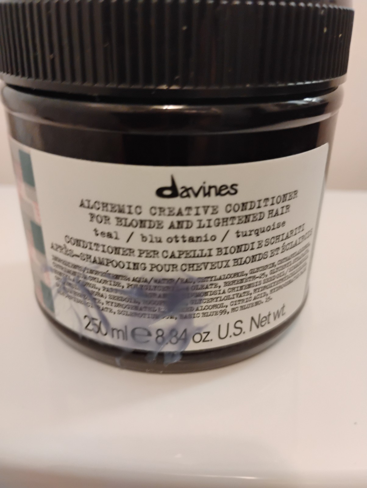 Davines Alchemic Creative Conditioner coal l 8.84 OZ