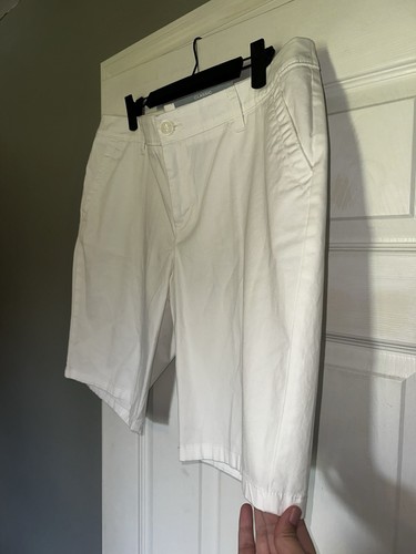 Liz Claiborne White Classic Bermuda Shorts Size 14 NWT - Picture 3 of 15