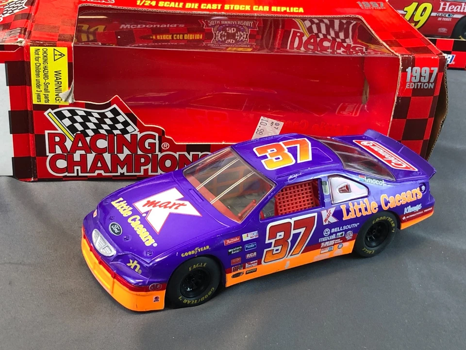 8 Racing Champions NASCAR 1:24 PENNZOIL/JOHN DEERE/TIDE/K-MART/McDONALD'S/CITGO+ Foto 2 de 4
