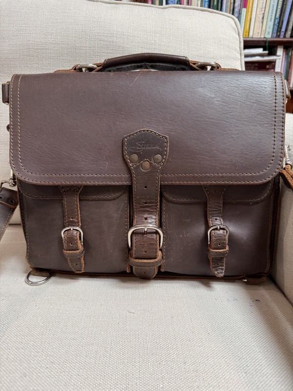 Saddleback Thin Front Pocket Bag