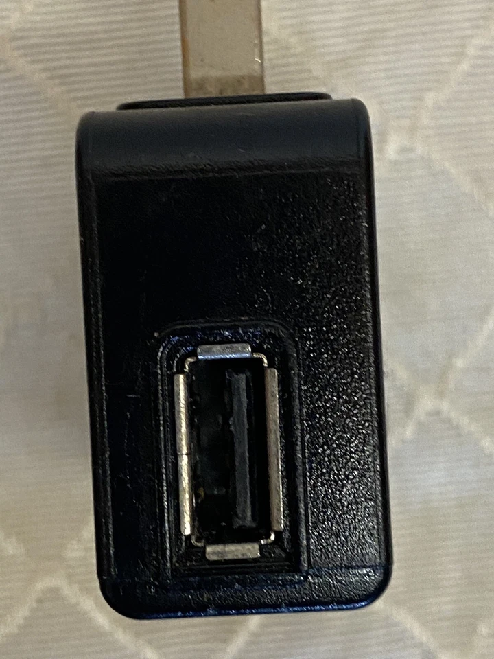 Enchufe original LG STA-U17WRE - OEM 5V USB adaptador de CA de viaje Foto 3 de 4