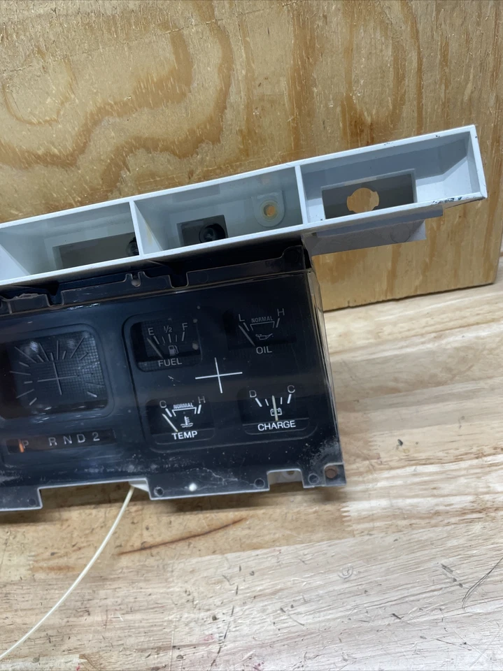 1980 1981 1982 1983 1984 1985 1986 Ford F150 F250 Speedometer Gauge Cluster OEM - Image 4 of 4