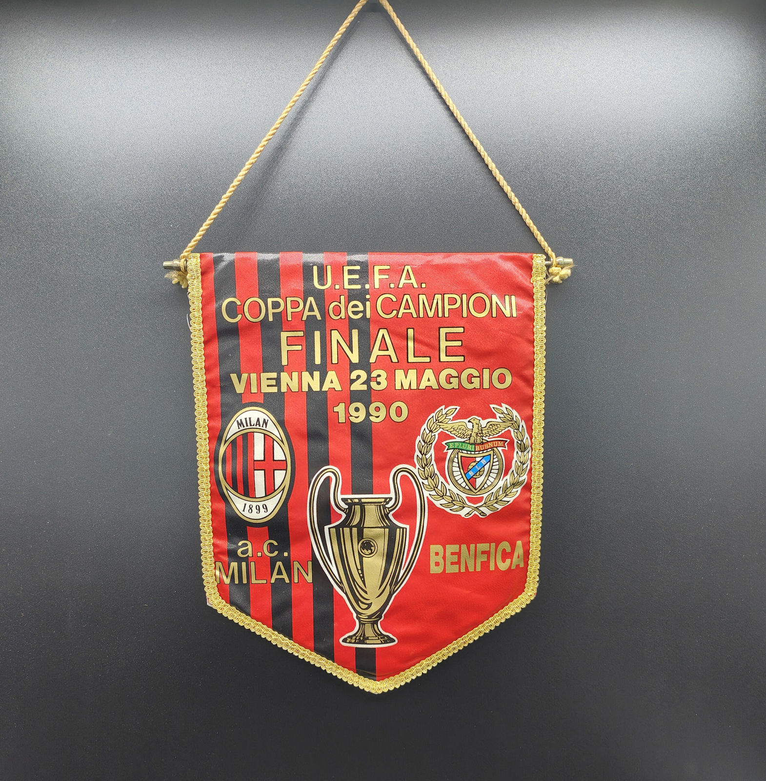 Fanion Milan AC – Gagliardetto 27x21 Cm – Neuf