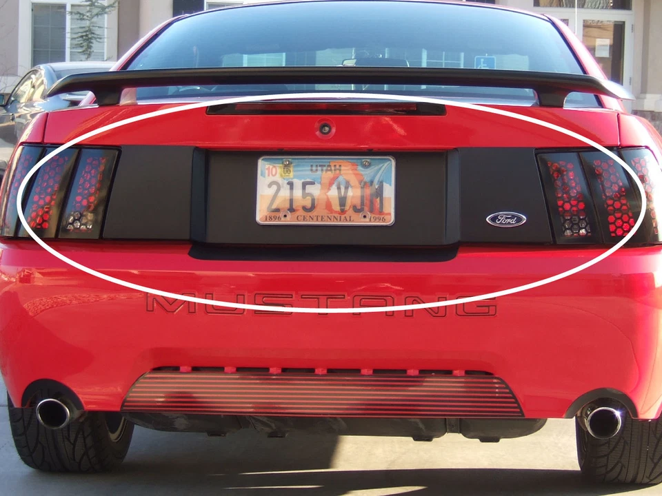 Ford Mustang trasero negro vinilo calcomanía cubierta tapa maletero panel 2003 2004 apagón Foto 2 de 3