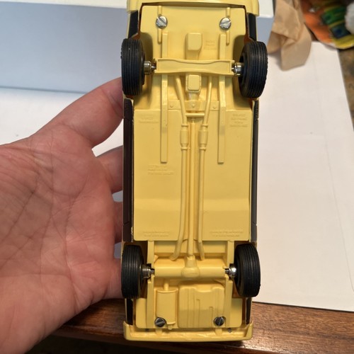 1975 Ford Mustang II Mach 1 Plastic Promo Model 1/25 Scale Yellow & Black - Picture 11 of 12