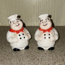 Ceramic Novelty Chef Salt  Pepper Shaker Set 2pc White Black Red Stoppers