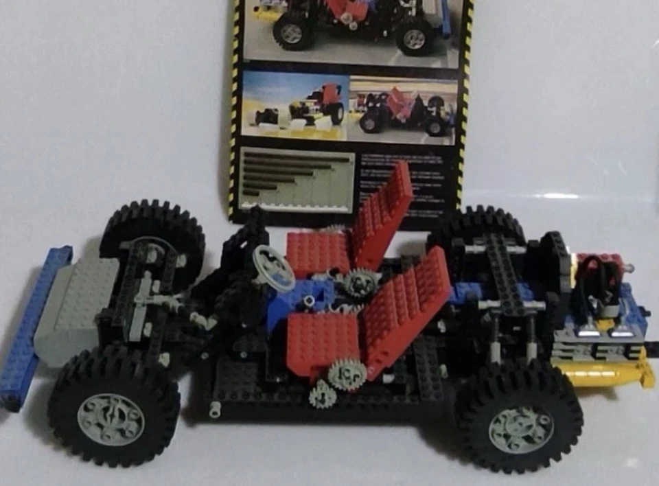 LEGO Technic 8860 Car Chassis, foto 1 di 5