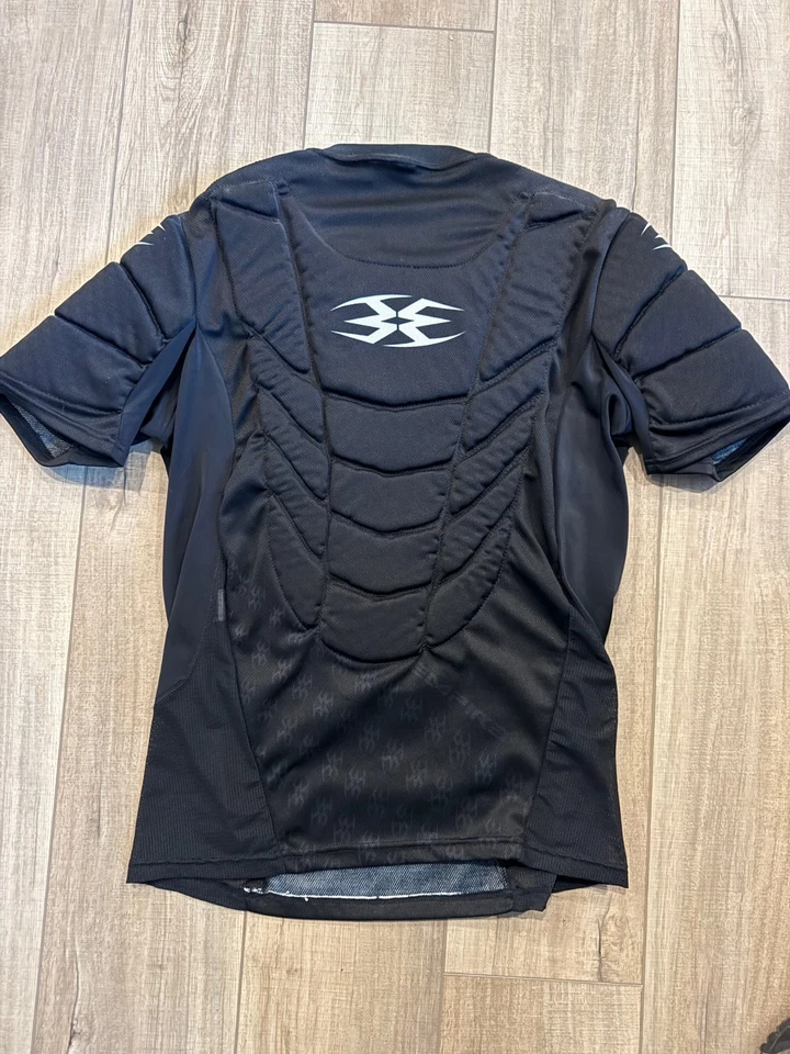 Camisa acolchada negra protectora de pecho Empire Paintball Foto 2 de 2