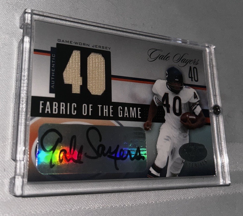 GALE SAYERS FABRIC OF THE GAME USED JERSEY AUTO #’d / 40 ! 2006 CERTIFIED HOF