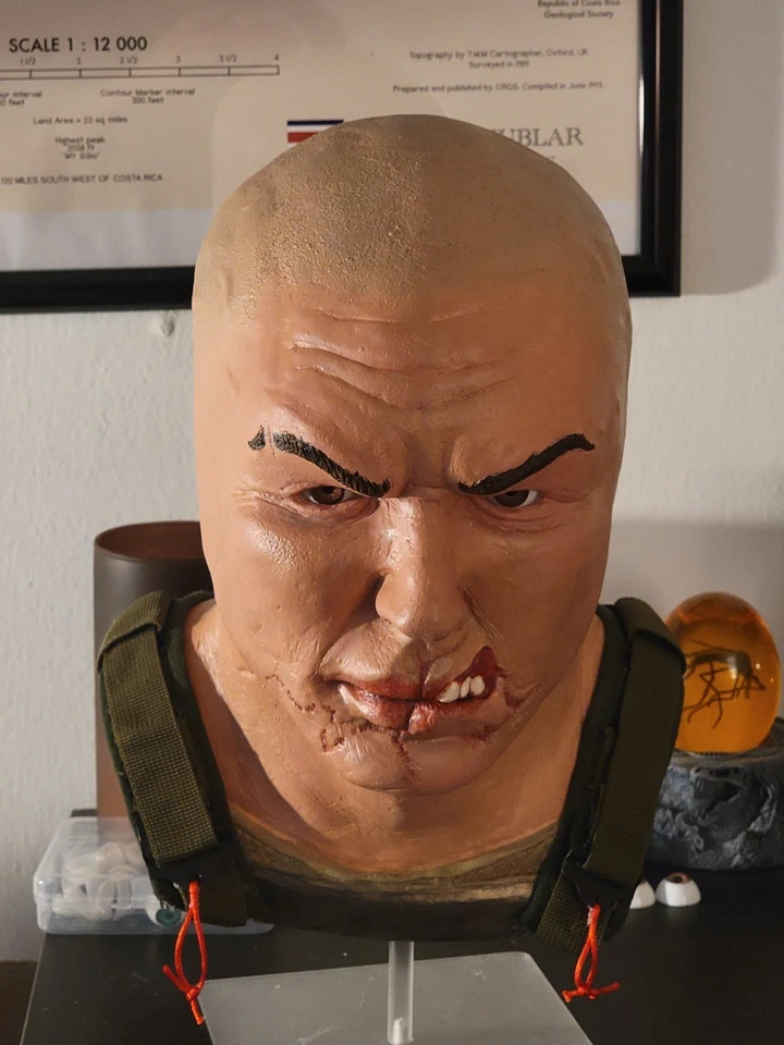 Busto de Tom Hardy Bane escala 1:1 The Dark Knight Rises for Gauntlet FX máscara exhibición Foto 4 de 4