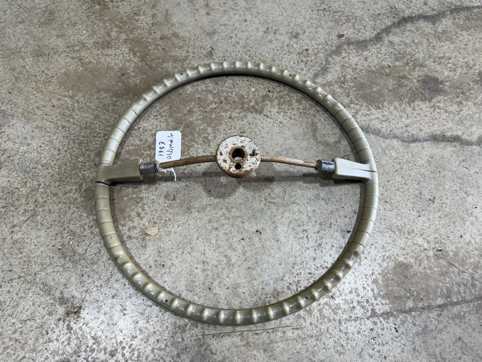 Volante Oldsmobile 88 98 Deluxe 1953-1954 con inserto de dirección asistida Foto 3 de 4