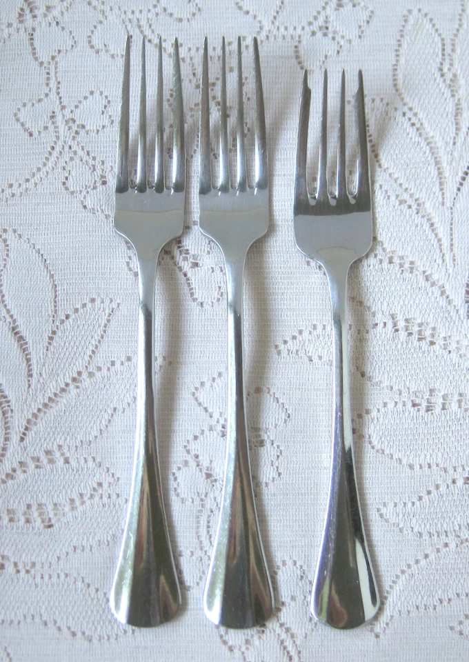 Lote de cubiertos de acero inoxidable LYON International SIMETRÍA Foto 2 de 4