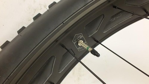 26 inch Fat Bike Wheelset Sun Ringle Mulefut 80 Novatec Thru Axle Maxxis - Picture 3 of 9