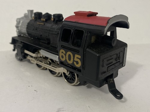 Model Power HO Scale Blk Old Santa Fe #605 Steam Locomotive - Picture 3 of 5
