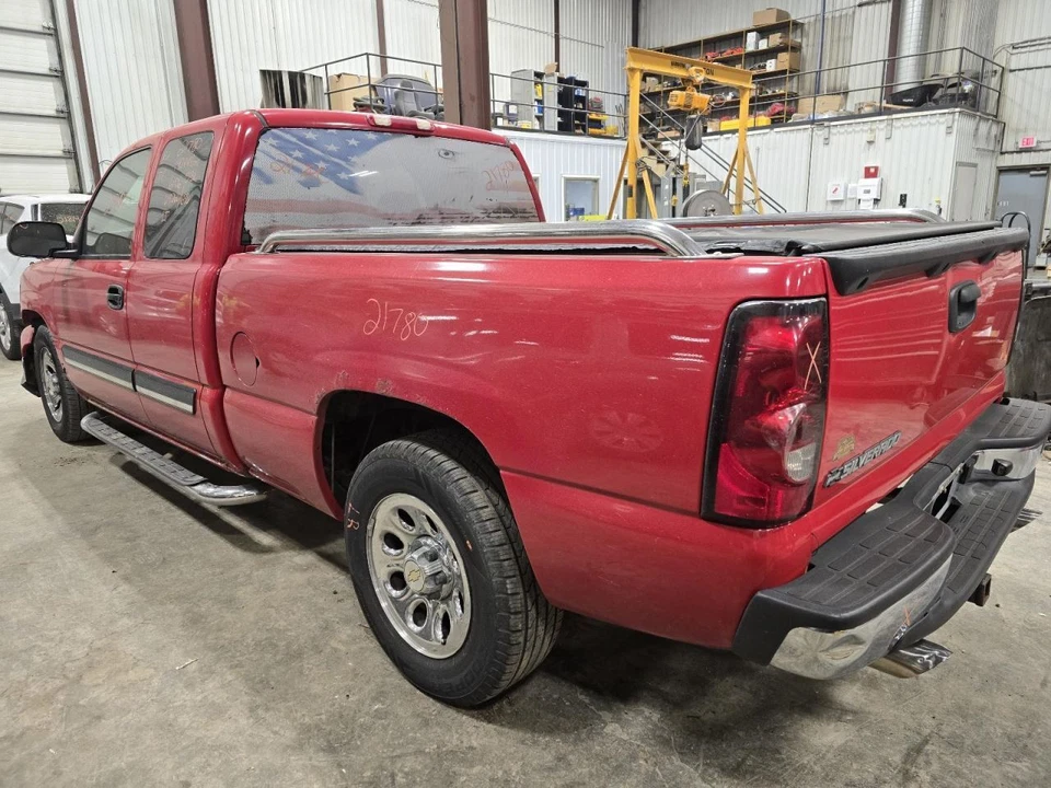 01 - 13 CHEVROLET SILVERADO 1500 Radiator E837859 Foto 3 de 4