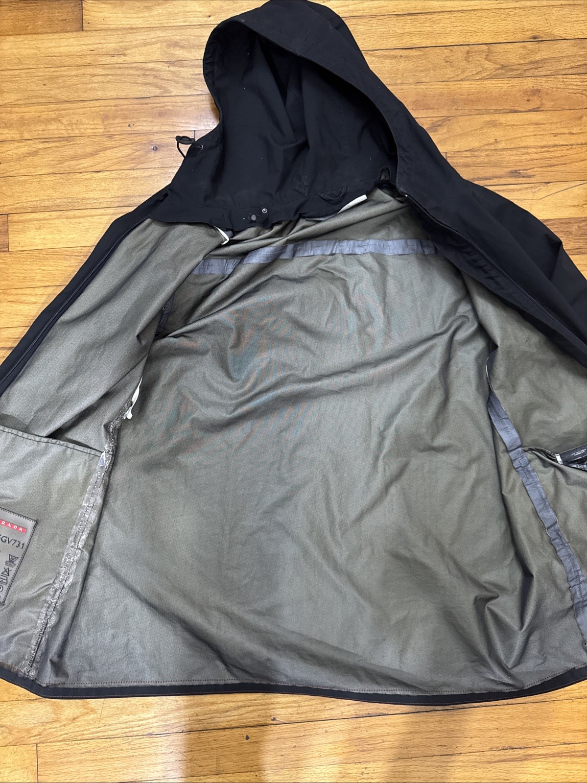 Prada Vintage Y2K Packable Hooded Re-Nylon Jacket - Rare Black image 10