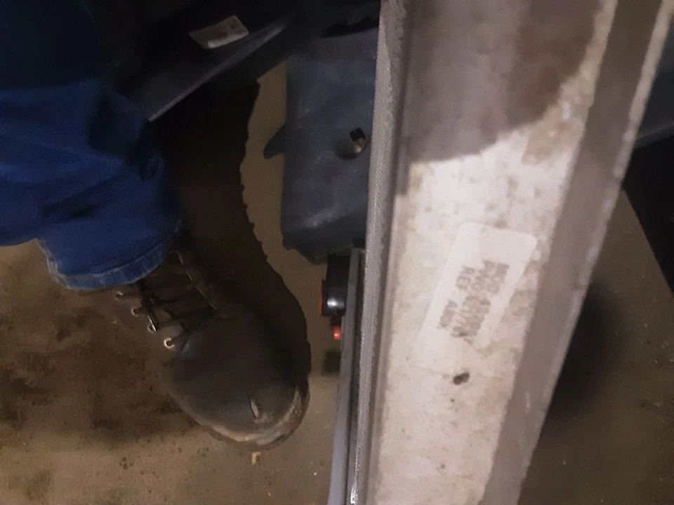 Radiator 8-305 1-3/8" Thick Fits 88-94 CHEVROLET 1500 PICKUP 1606202 - Image 4 of 4