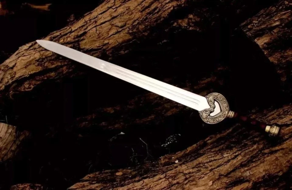Herugrim Sword Replica | King Théoden’s Sword | Handmade LOTR Collectible - Image 4 of 4