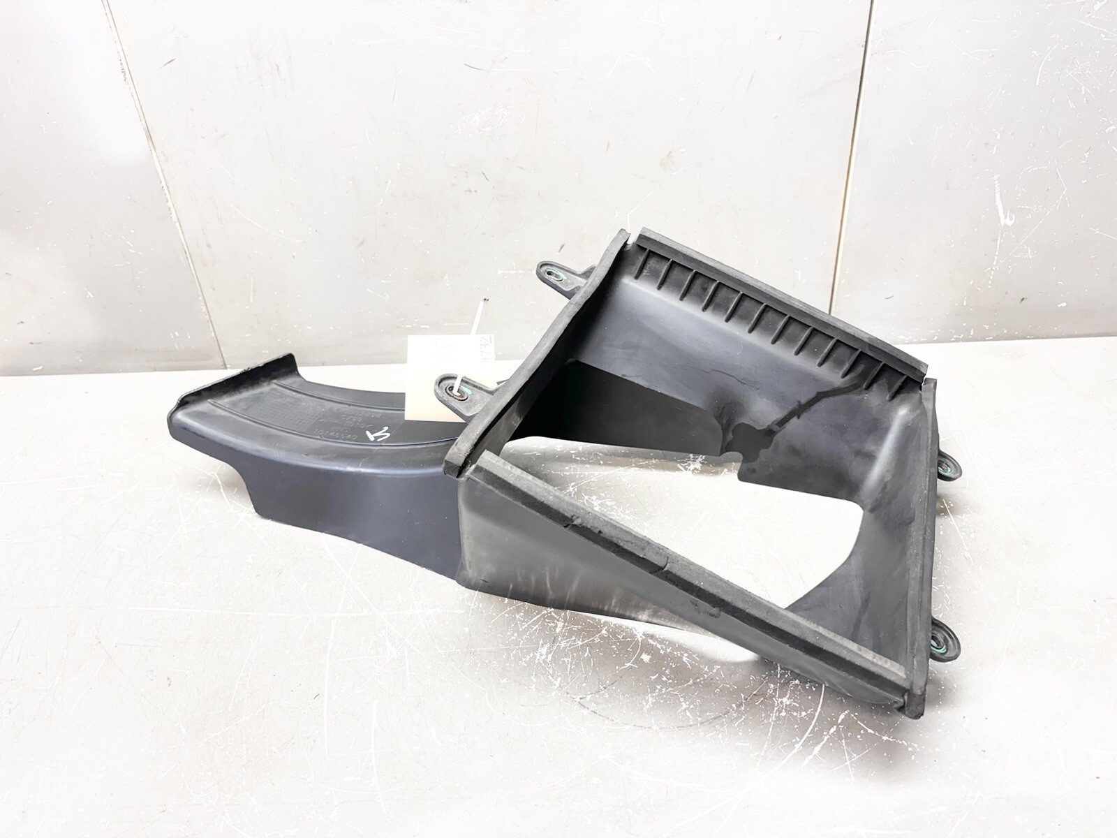 ⭐️2014 - 2016 MASERATI QUATTROPORTE FRONT RIGHT COOLER AIR INTAKE DUCT 670002898