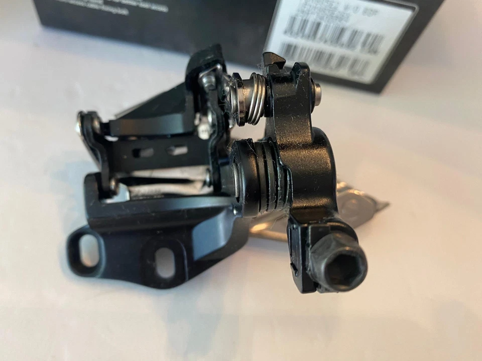 new Shimano XTR FD-M985-E2 E-Type FRONT DERAILLEUR 2x10-speed w/o Plate - Image 4 of 4