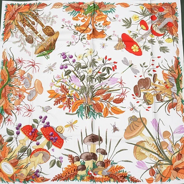 Grande écharpe GUCCI insecte papillon floral soie vert blanc authentique
