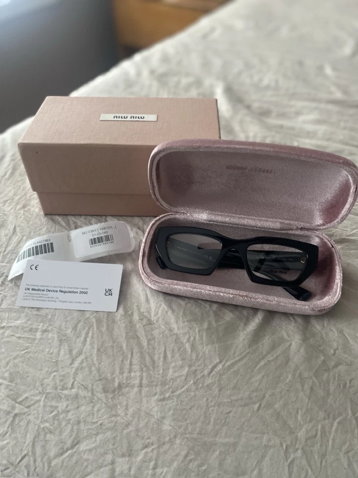 Miu Miu VMU 03XV 眼镜黑色 51 毫米 1AB-1O1 二手 状况良好 带盒 — 第 4/4 张图片