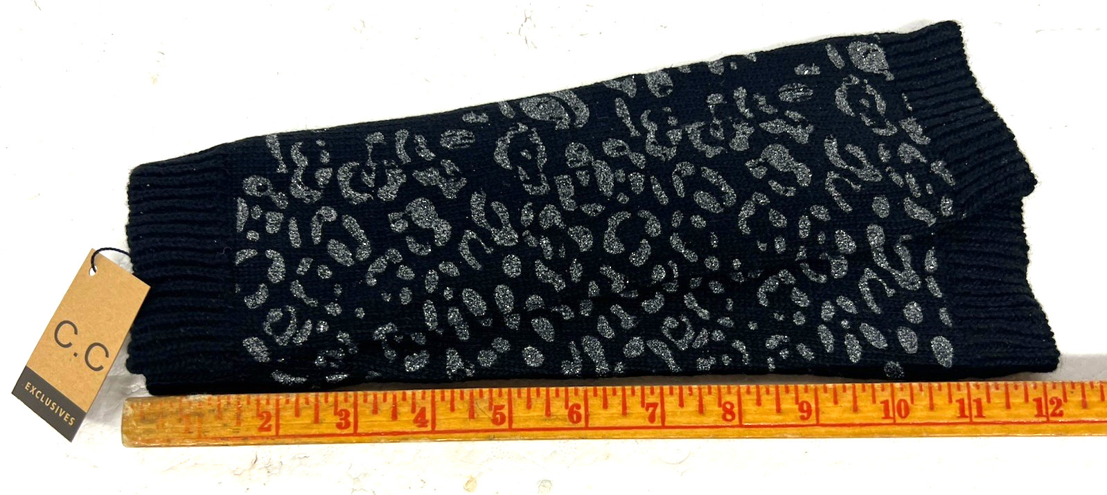 как выглядит Leg Warmers w A Silver Leopard Print Design in BLACK By CC Exclusives NWT Womens фото