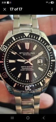 STUHRLING 3950 DEPTH MASTER PROFESSIONAL DIVER QUARTZ MEN MENS WATCH.  330 Ft.