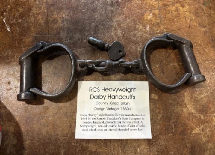 Antique Handcuffs RCS Heavyweight Darby Handcuffs 1941 British Broad Arrow W Key
