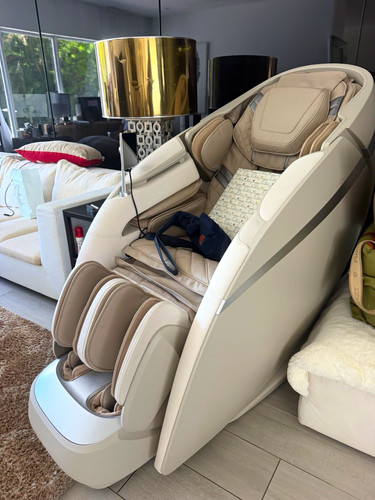 Osaki OS-Pro 4D DuoMax Luxury Massage Chair - 1 Year Old