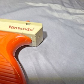 Nintendo NES-001 Console System w/ 1 Controller & Zapper &ndash; Untested *