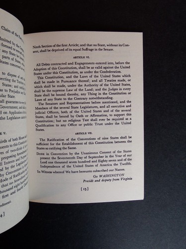V. Rare WARREN E. BURGER SIGNED US Constitution - Picture 4 of 5