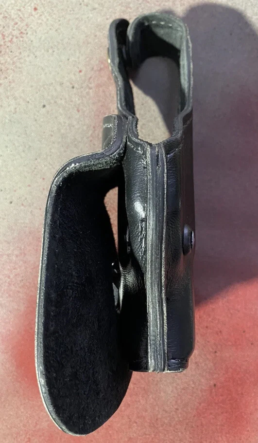 Safariland 528-83 Glock 17 19 22 23 Black Leather Concealment Holster RH - Image 4 of 4
