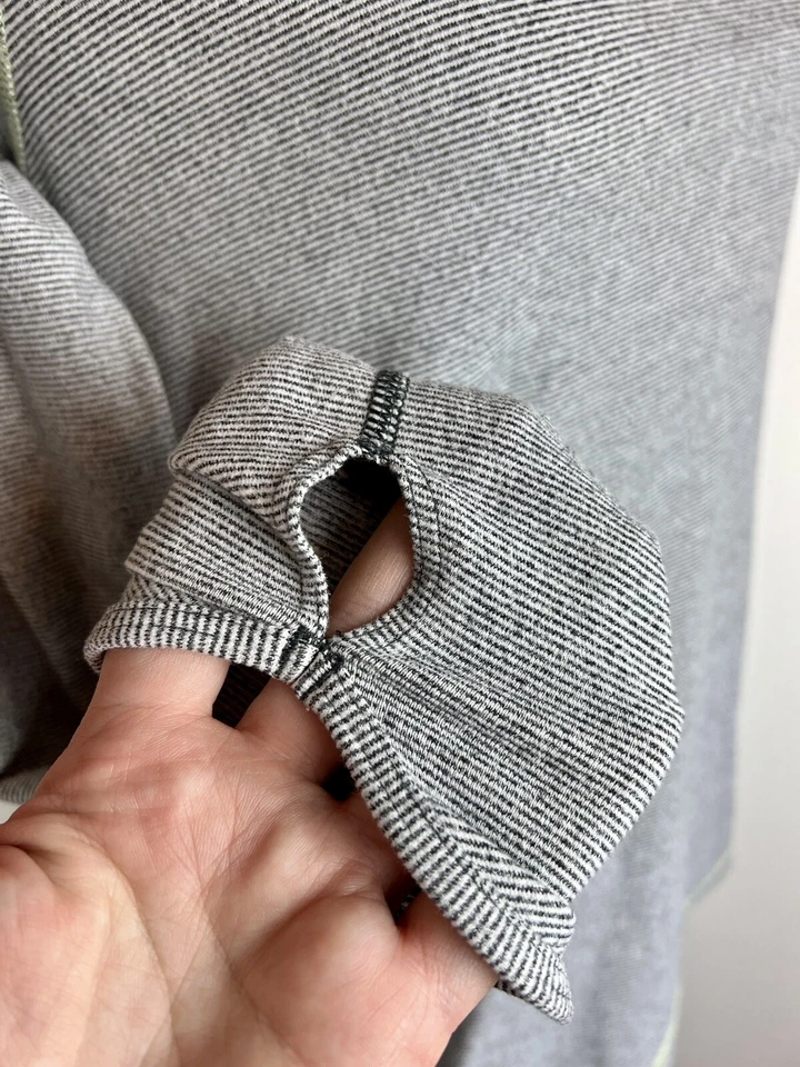 Top deportivo acanalado GRANDE de rayas LUCY para mujer Foto 3 de 4