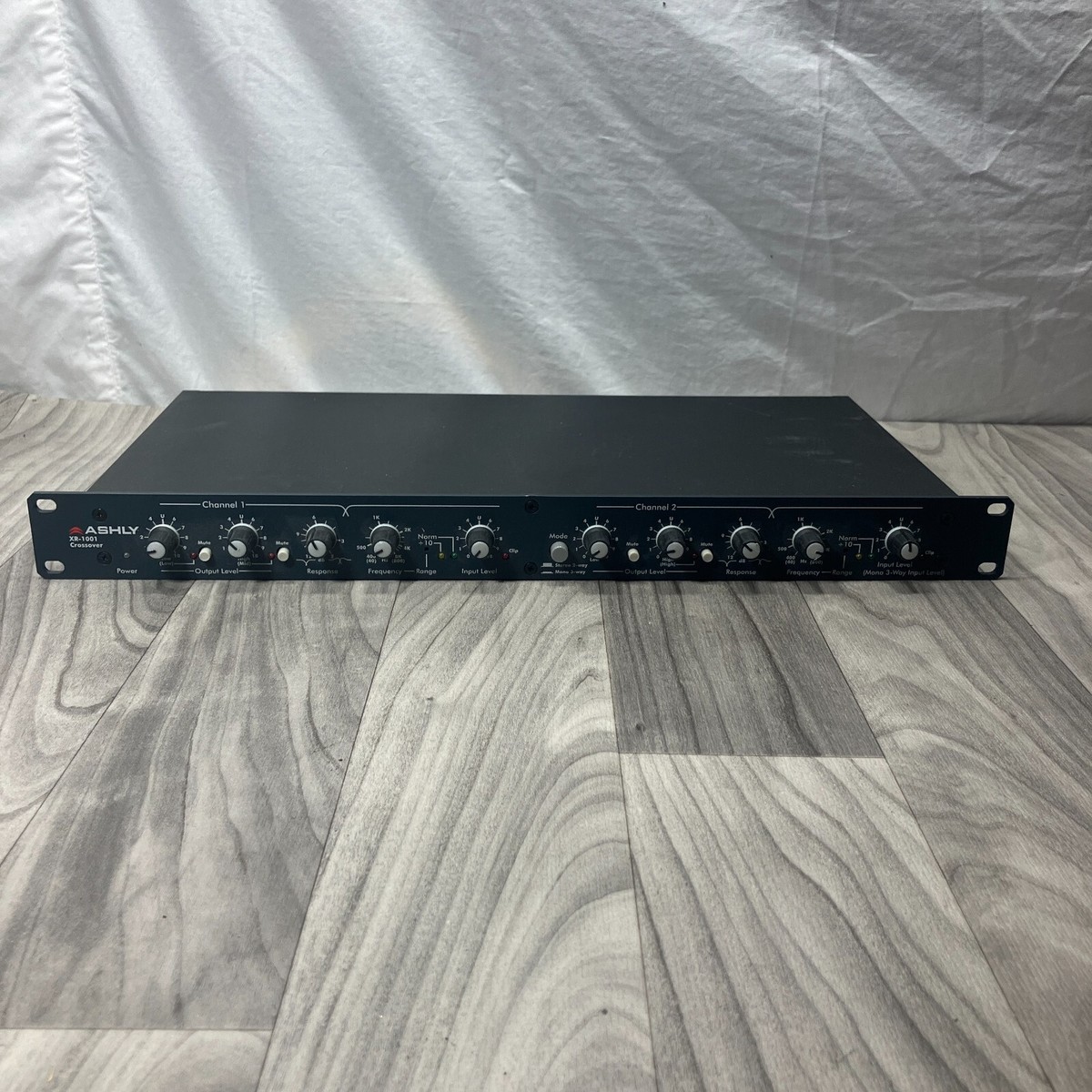 その他 ASHLY XR-1001 Crossover Ashly XR1001 2-way Stereo 3-way Mono Analog Crossover for