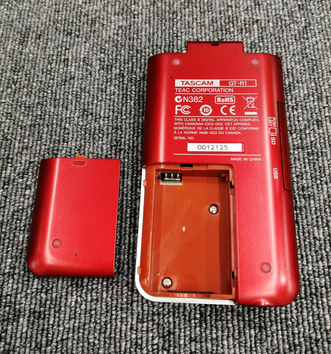 TASCAM GT-R1 ポータブルレコーダー GT-R1 | Portable Guitar / Bass Recorder | TASCAM