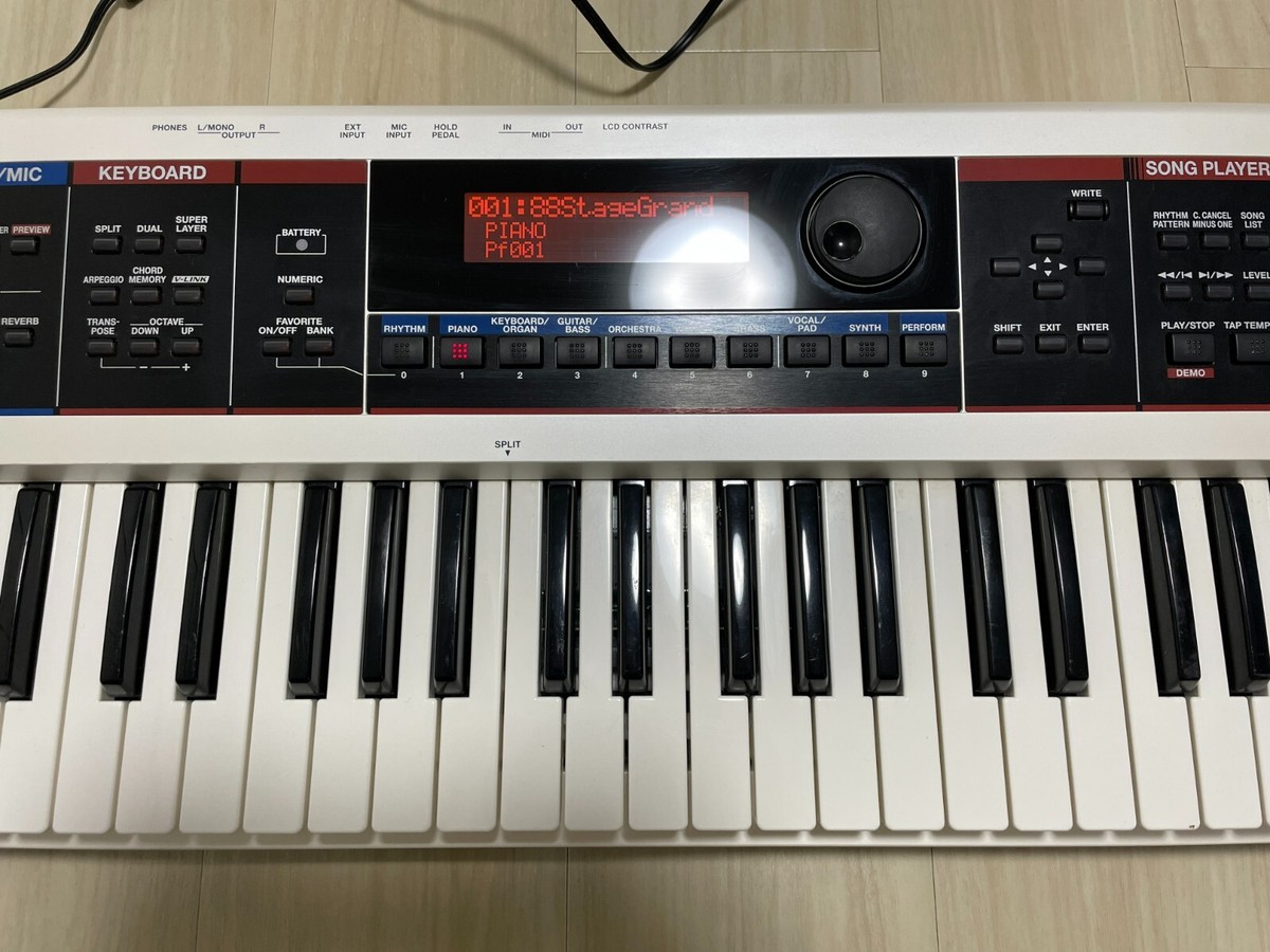 Roland JUNO-Di シンセサイザー white