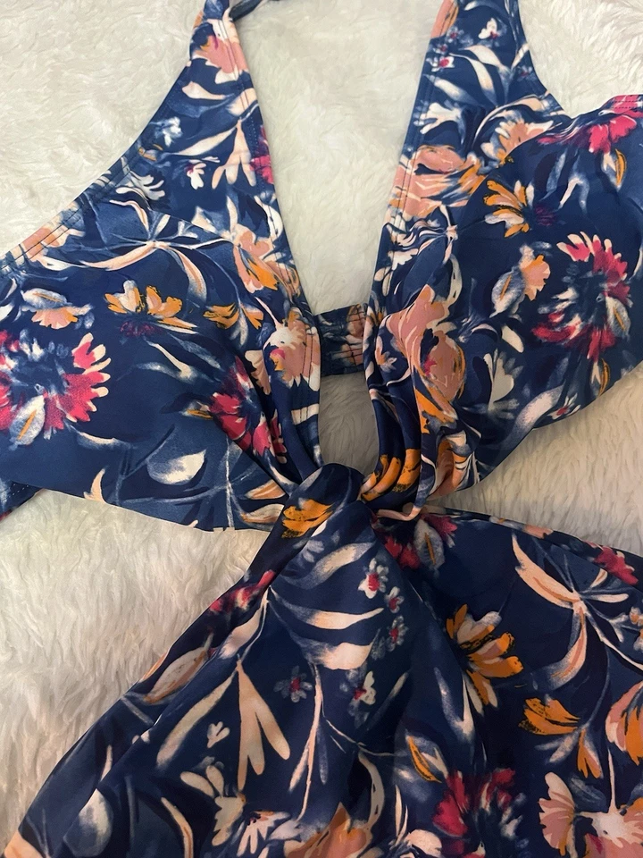 Traje de baño floral azul marino talla 12 Daisy Fuentes muy sexy twist Foto 3 de 4