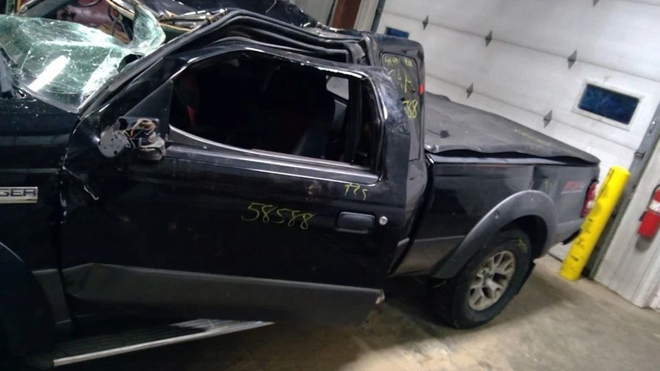 (LOCAL PICKUP ONLY) Fuel Tank Super Cab 126" Wb Fits 04-11 RANGER 4172624 - Image 4 of 4