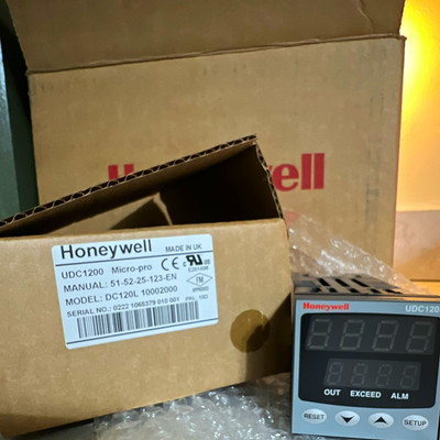 Honeywell UDC1200 Micro-Pro Digital Temp Controller 1/16 DIN Pt100 DC120L