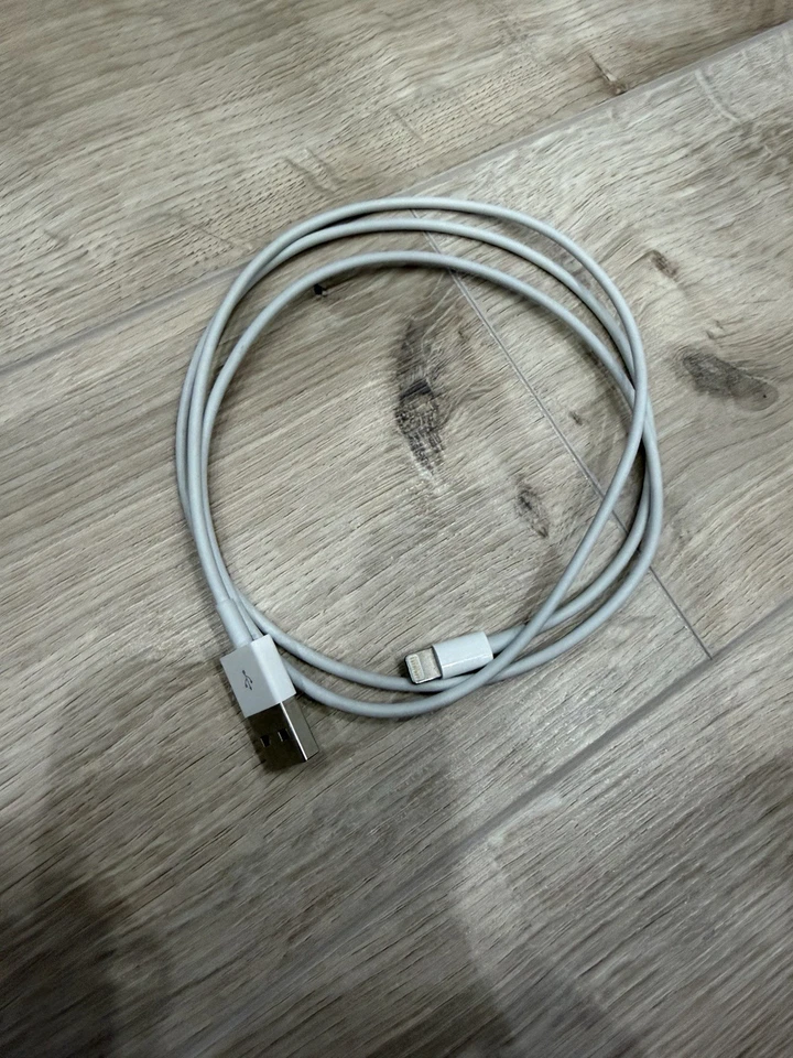 ORIGINAL Apple Lightning Ladekabel Kabel für iPhone 11 12 13 14 PRO MD818ZM/A - Bild 1 von 1