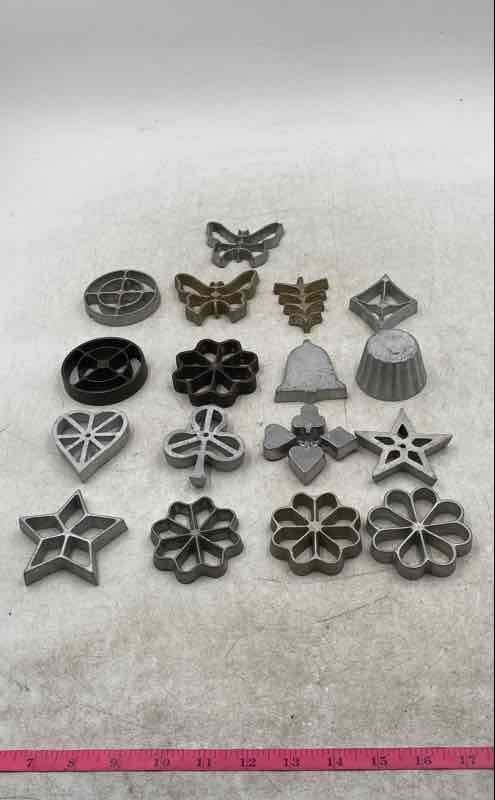 Multicolor Iron Metal Different Shaped Ovenware Baking Molds Mixed Lot