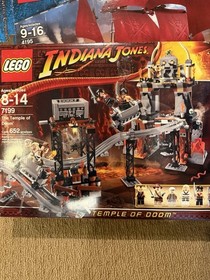 Lego Star Wars / Pirates / Indiana Jones Boxes, 7199, 4195, 8129 AT-AT